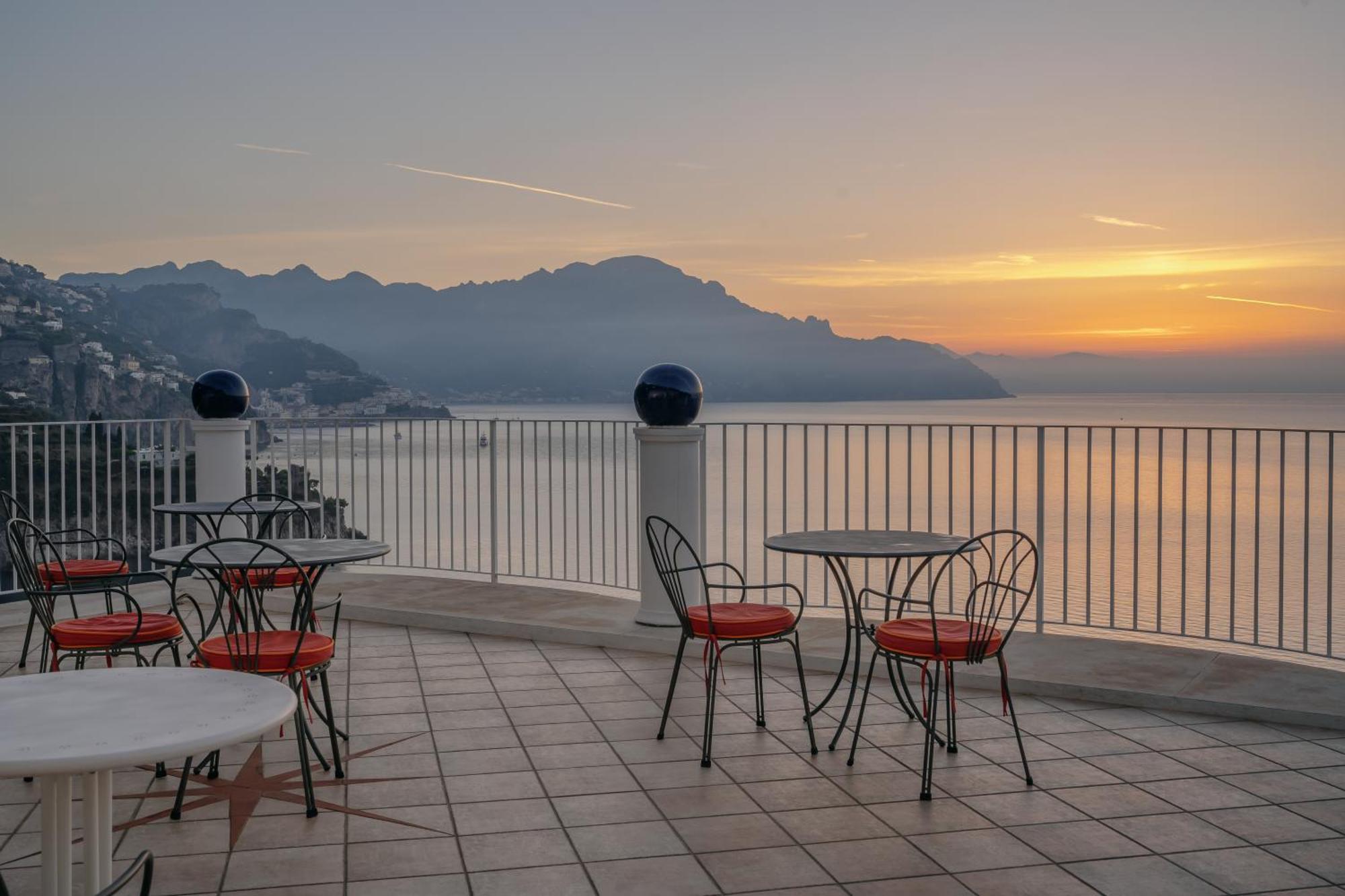 Hotel Le Terrazze (Adults Only) Conca dei Marini Dış mekan fotoğraf